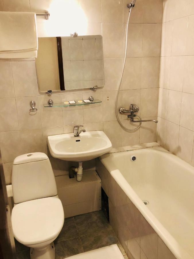 Seven Hotel Bishkek Esterno foto