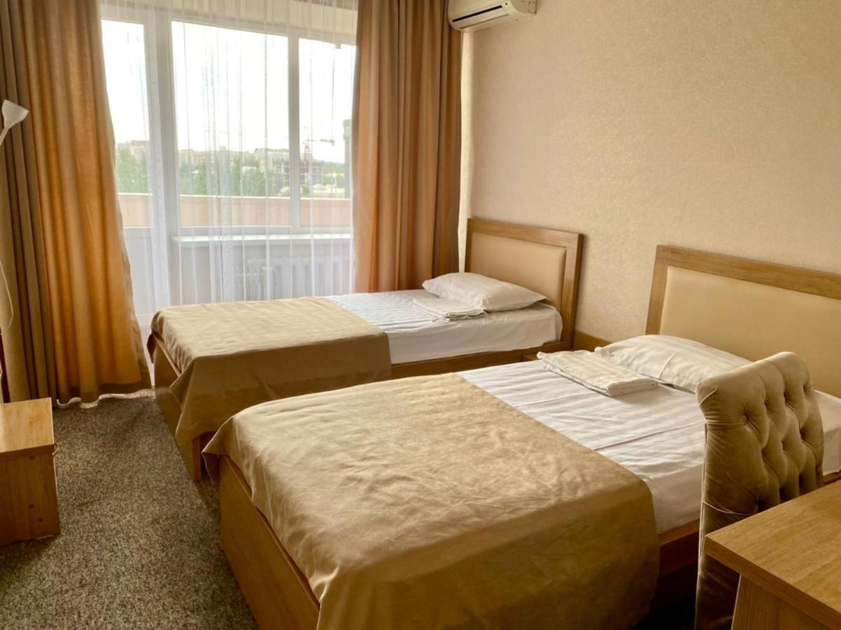Seven Hotel Bishkek Esterno foto