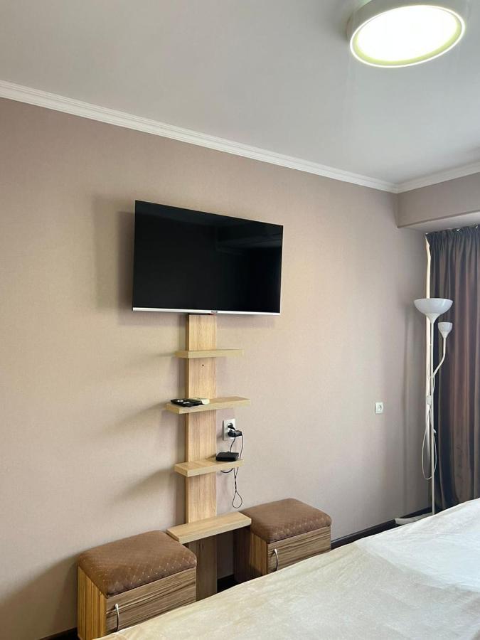 Seven Hotel Bishkek Esterno foto