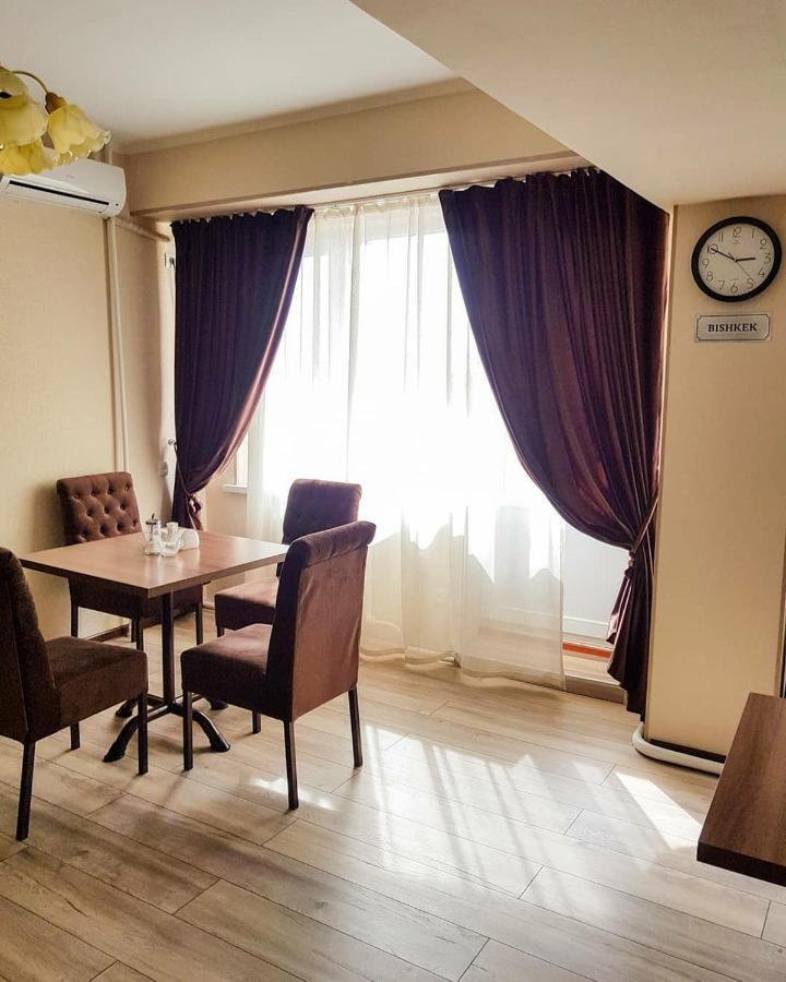 Seven Hotel Bishkek Esterno foto