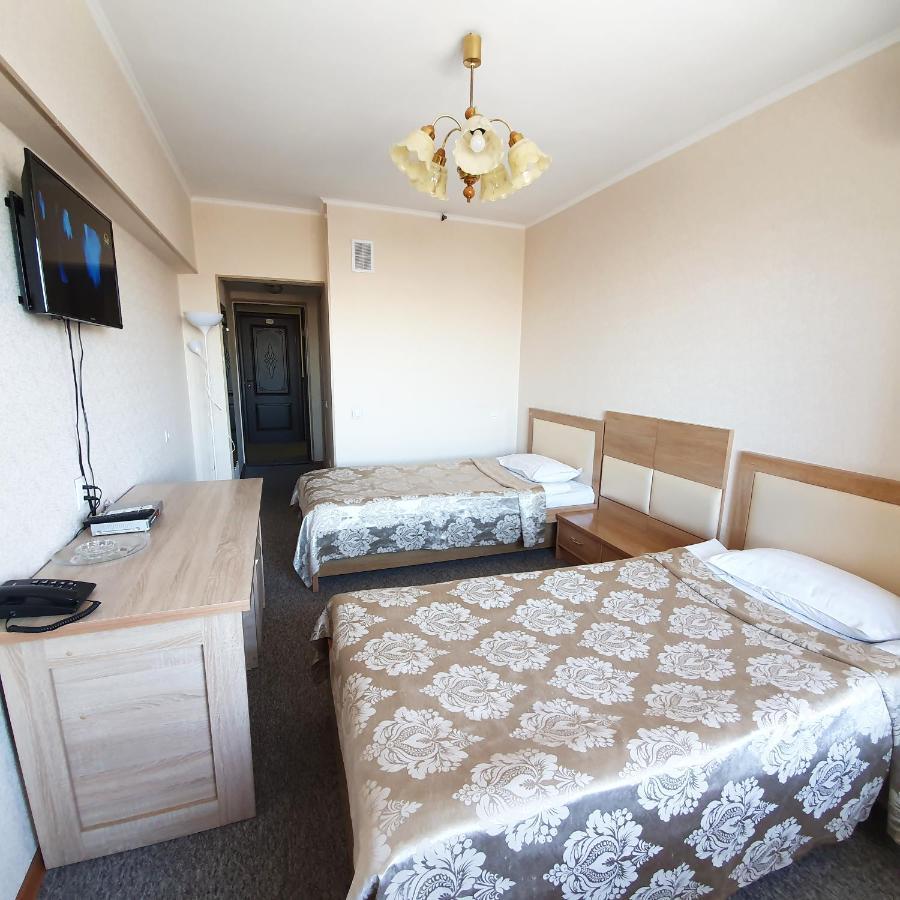 Seven Hotel Bishkek Esterno foto