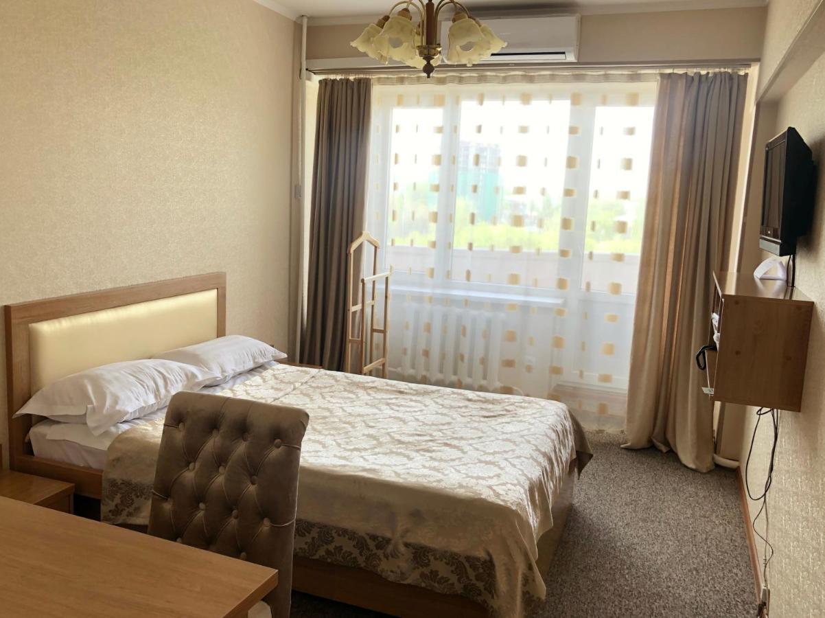 Seven Hotel Bishkek Esterno foto